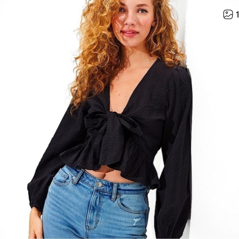 American Eagle Tie Front Top